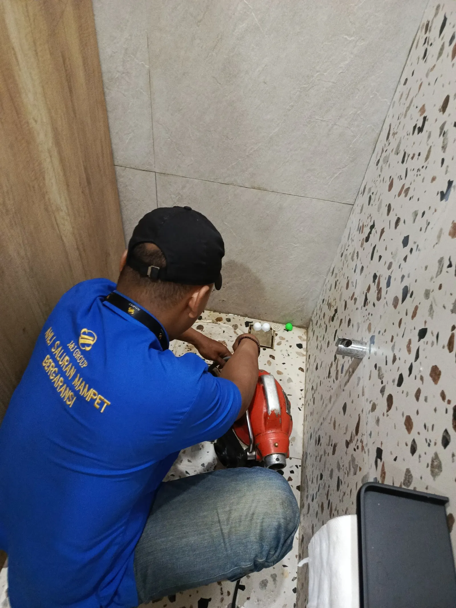 Pelancar Saluran Kloset Toilet Mampet